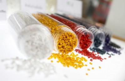 Injection Molding Plastic using colorful polymer granules